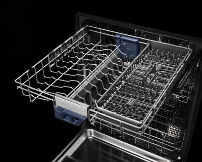 Spotlight of Maytag® dishwasher’s 3rd Level Rack feature