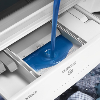 Detergent filling detergent dispenser