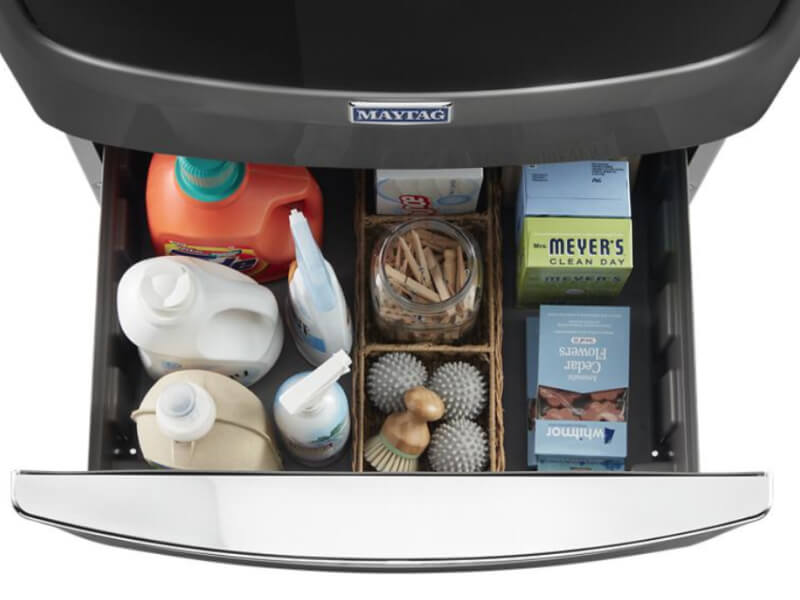 Open pedestal with laundry accessories Open pedestal with laundry accessories