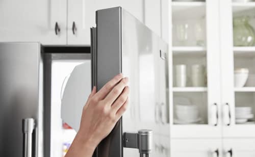 How to Stop a Refrigerator from Making Noise