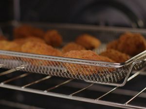 Air Fryer vs. Deep Fryer What s the Difference Maytag