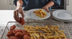 Air fryer and deep fryer top