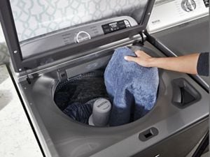 Washing clothes in warm water 2025