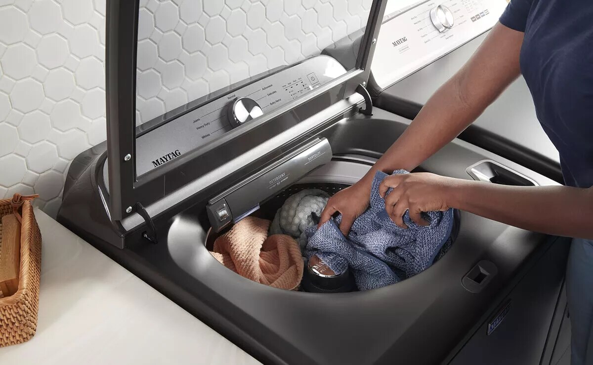 How to Choose Hot or Cold Water for Stains  | Maytag