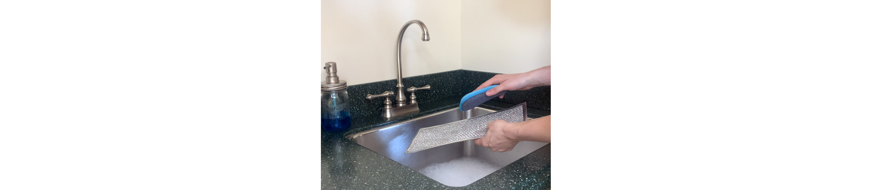 Hand scrubbing grease filter with scouring sponge 