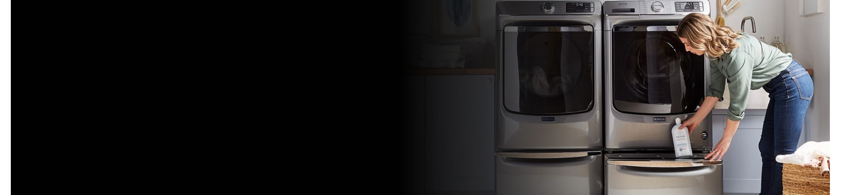 A person putting Swash® detergent inside a laundry pedestal