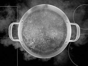 Water boiling in a stock pot on an induction cooktop