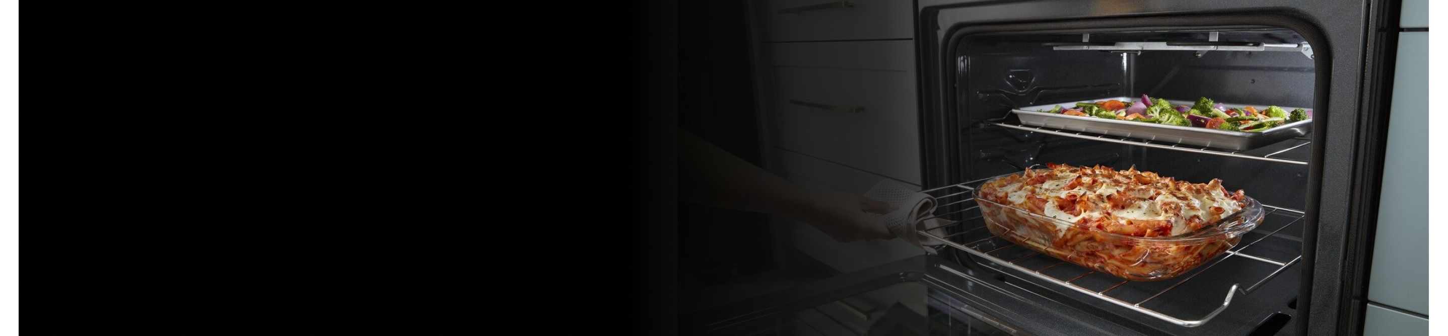 https://www.maytag.com/is/image/content/dam/business-unit/maytag/en-us/marketing-content/site-assets/page-content/oc-articles/oven-rack-placement-for-baking-broiling/oven-rack-placement-for-baking-broiling_Masthead.png?fit=constrain&fmt=jpg&wid=2875