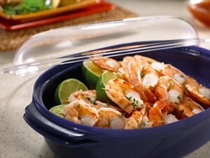 Shrimp in a steaming container in a microwave