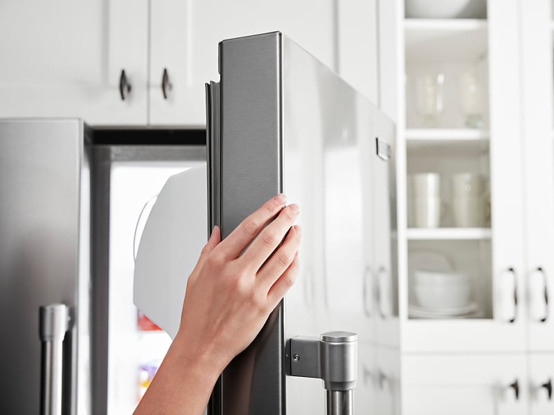 The Definitive Guide to Refrigerators: More Than Just a Cold Box () The Definitive Guide to Refrigerators: More Than Just a Cold Box