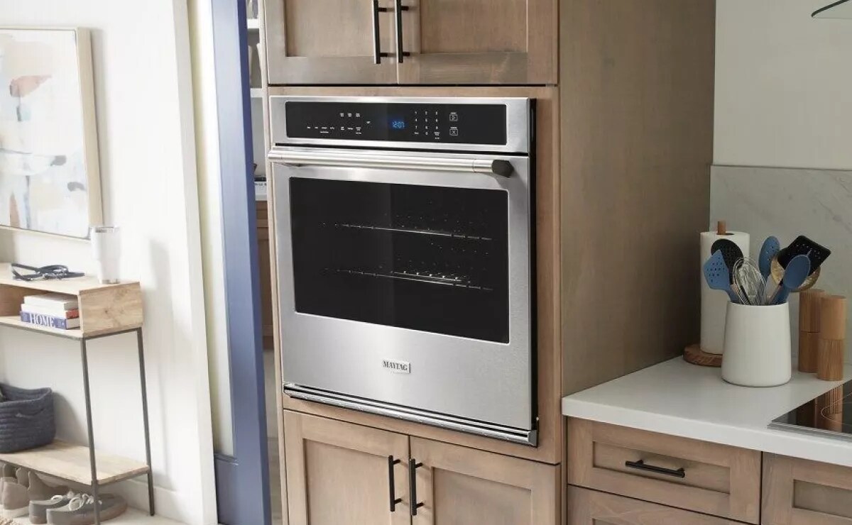 New oven outlet and stove